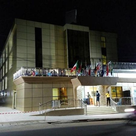 Mbayaville Hotel Douala Exteriör bild