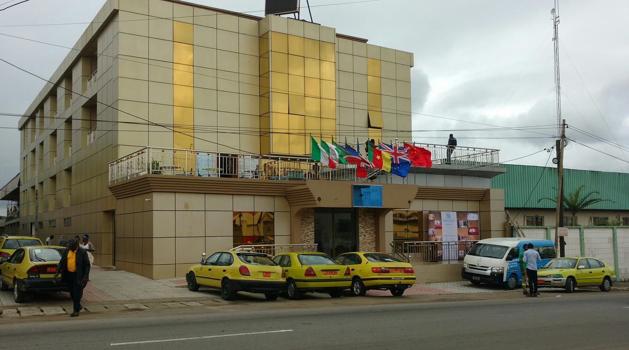Mbayaville Hotel Douala Exteriör bild