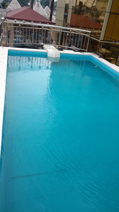 Mbayaville Hotel Douala Exteriör bild