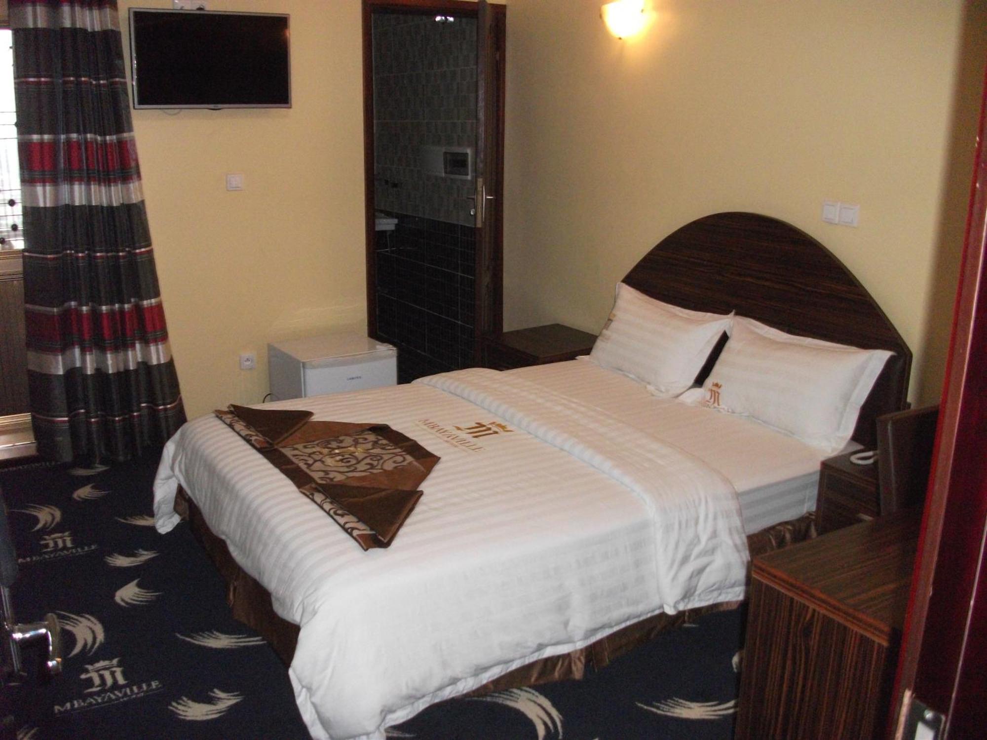 Mbayaville Hotel Douala Exteriör bild